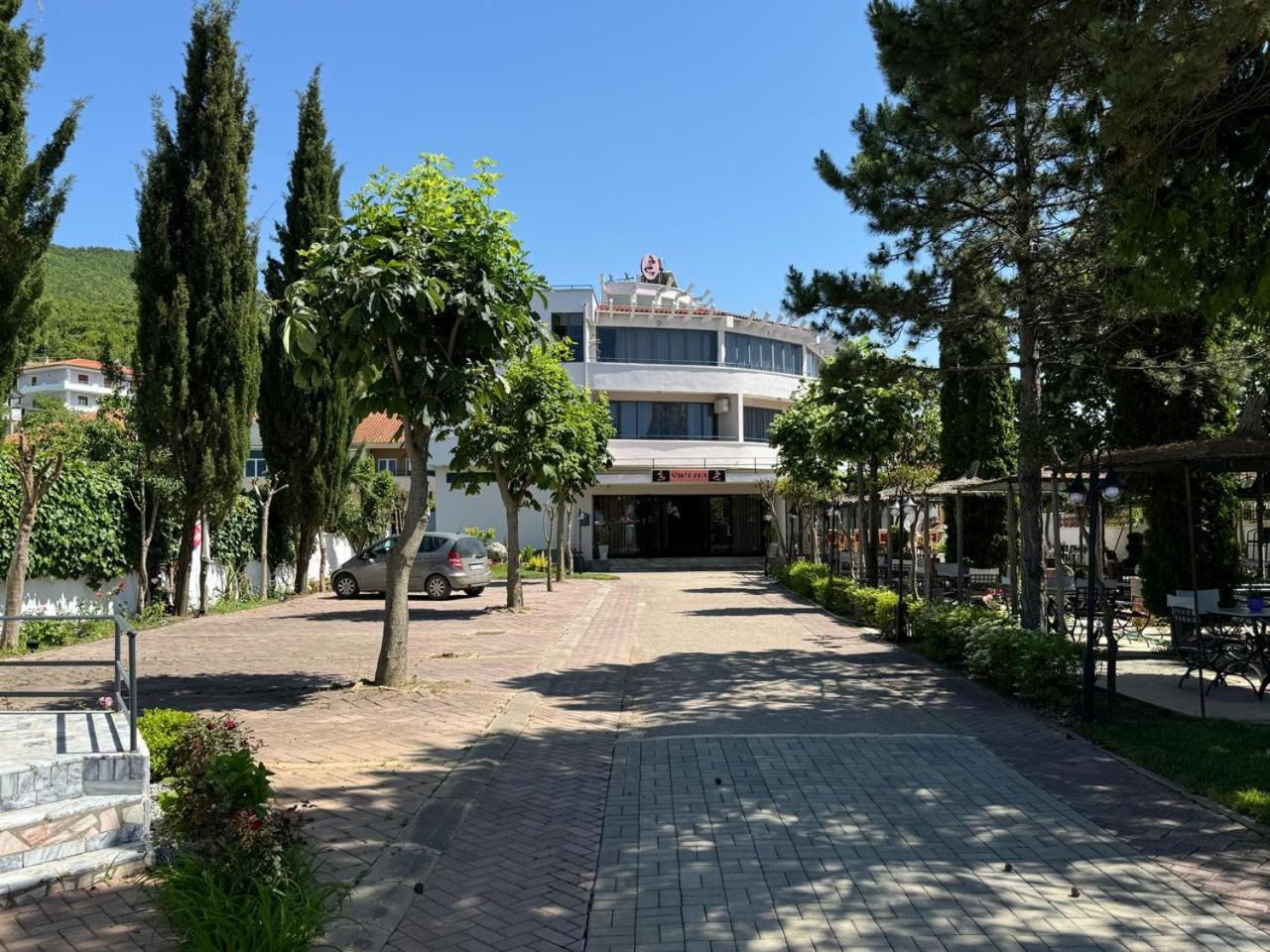 Sirena Hotel Tushemisht Ngoại thất bức ảnh