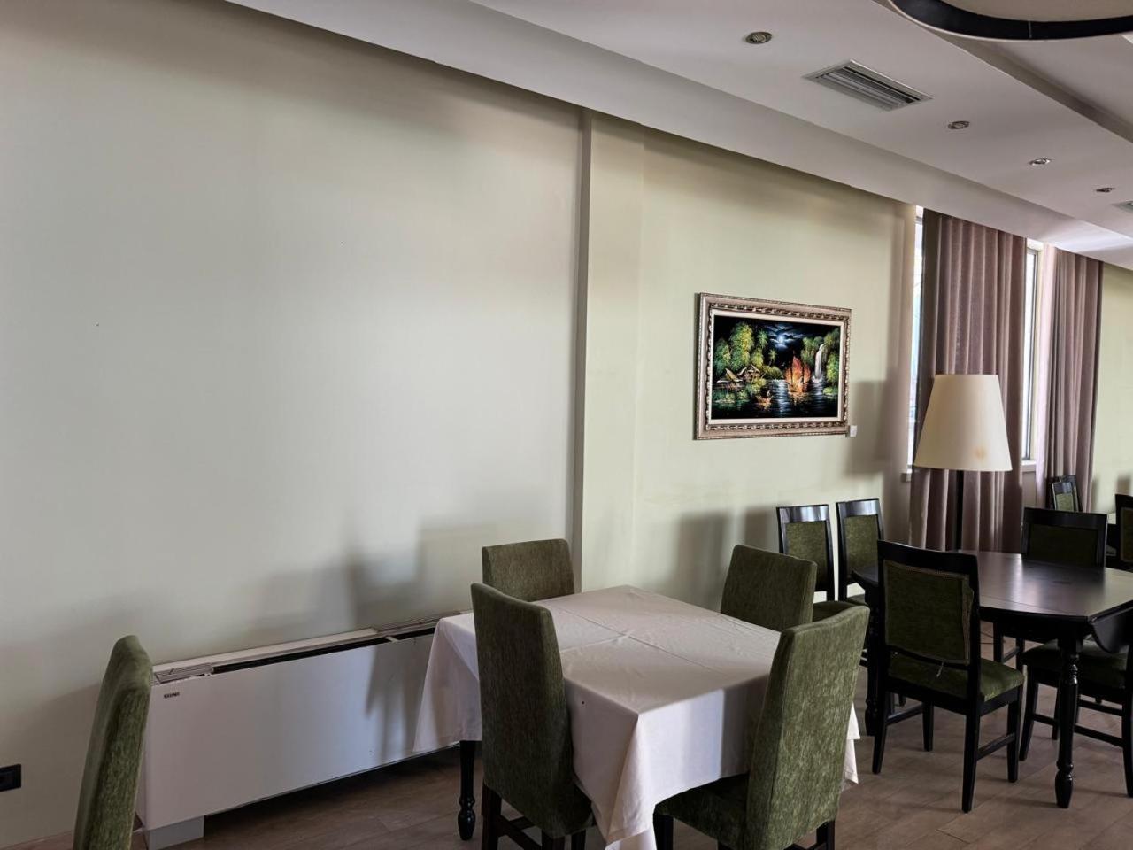 Sirena Hotel Tushemisht Ngoại thất bức ảnh