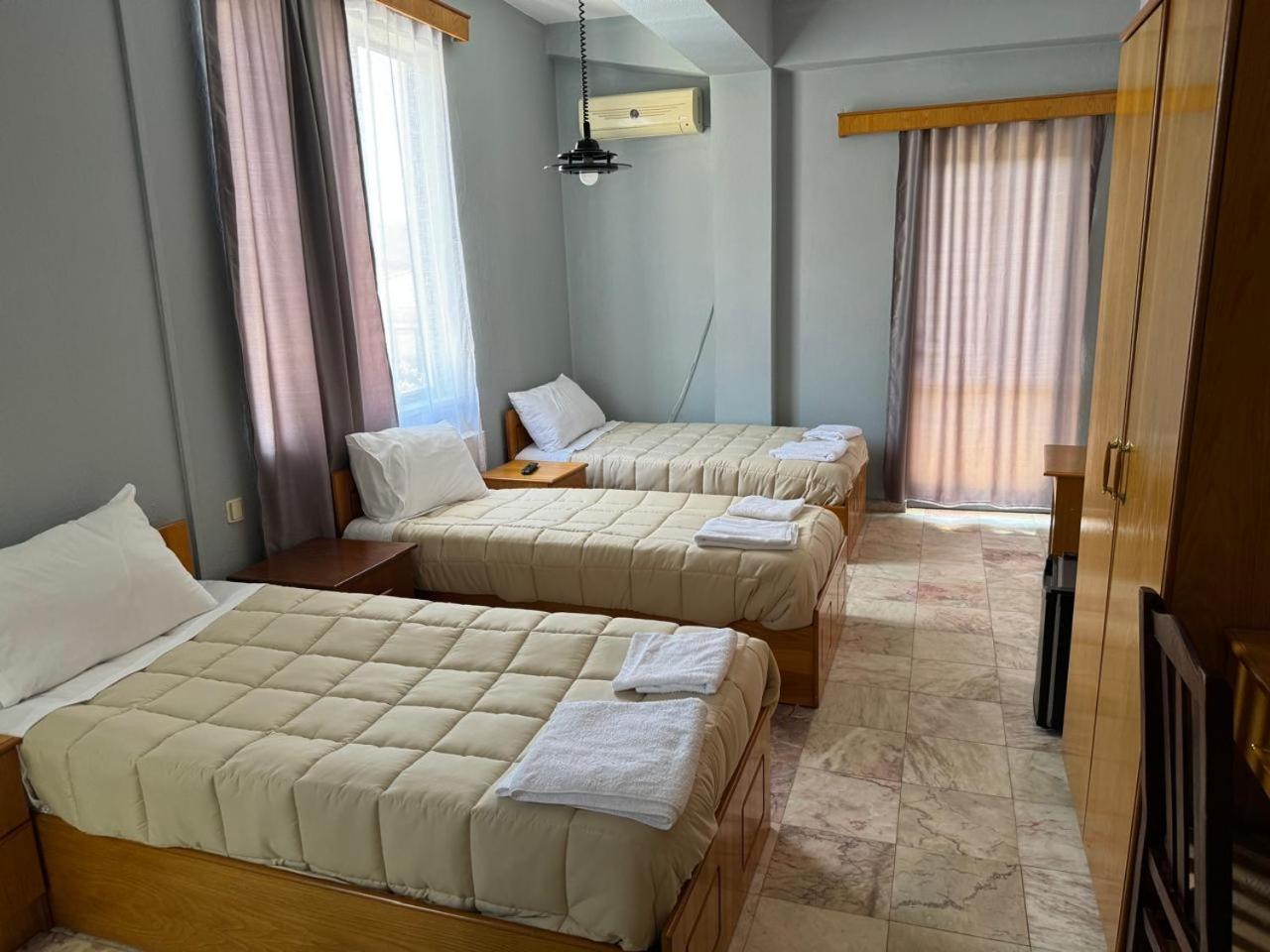 Sirena Hotel Tushemisht Ngoại thất bức ảnh