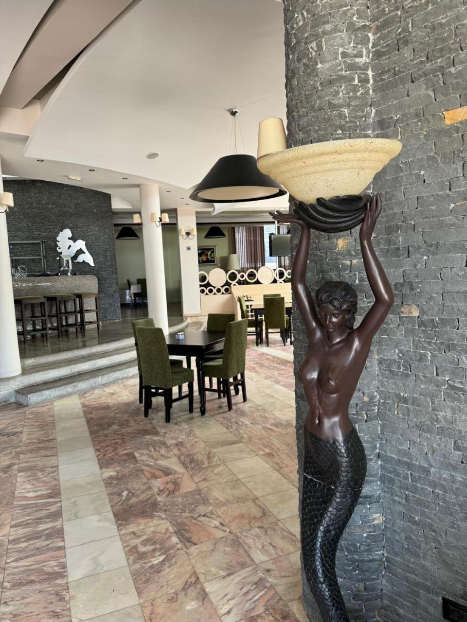 Sirena Hotel Tushemisht Ngoại thất bức ảnh