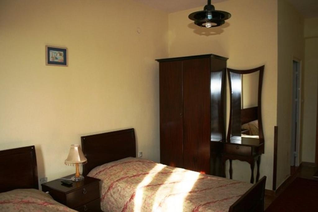 Sirena Hotel Tushemisht Ngoại thất bức ảnh