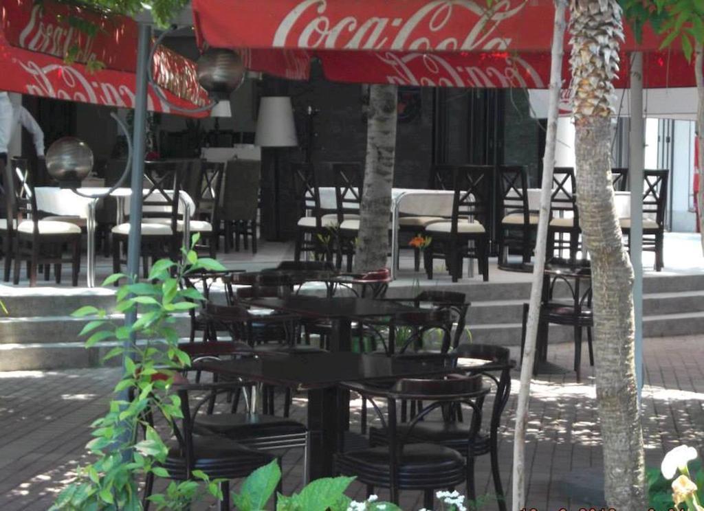 Sirena Hotel Tushemisht Ngoại thất bức ảnh