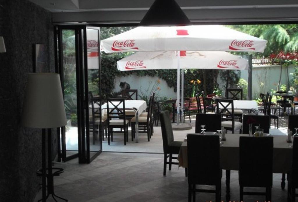 Sirena Hotel Tushemisht Ngoại thất bức ảnh